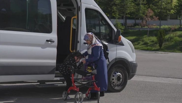 Selebral Palsi Hastası Çocukların Anneleri, Çocuklarının Eğitimleri İçin Mesleklerinden Vazgeçiyor