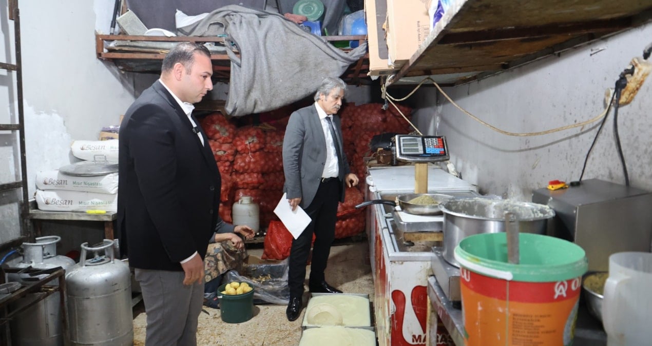 Yine tavuk döner, yine hijyen skandalı! Kapısına kilit vuruldu